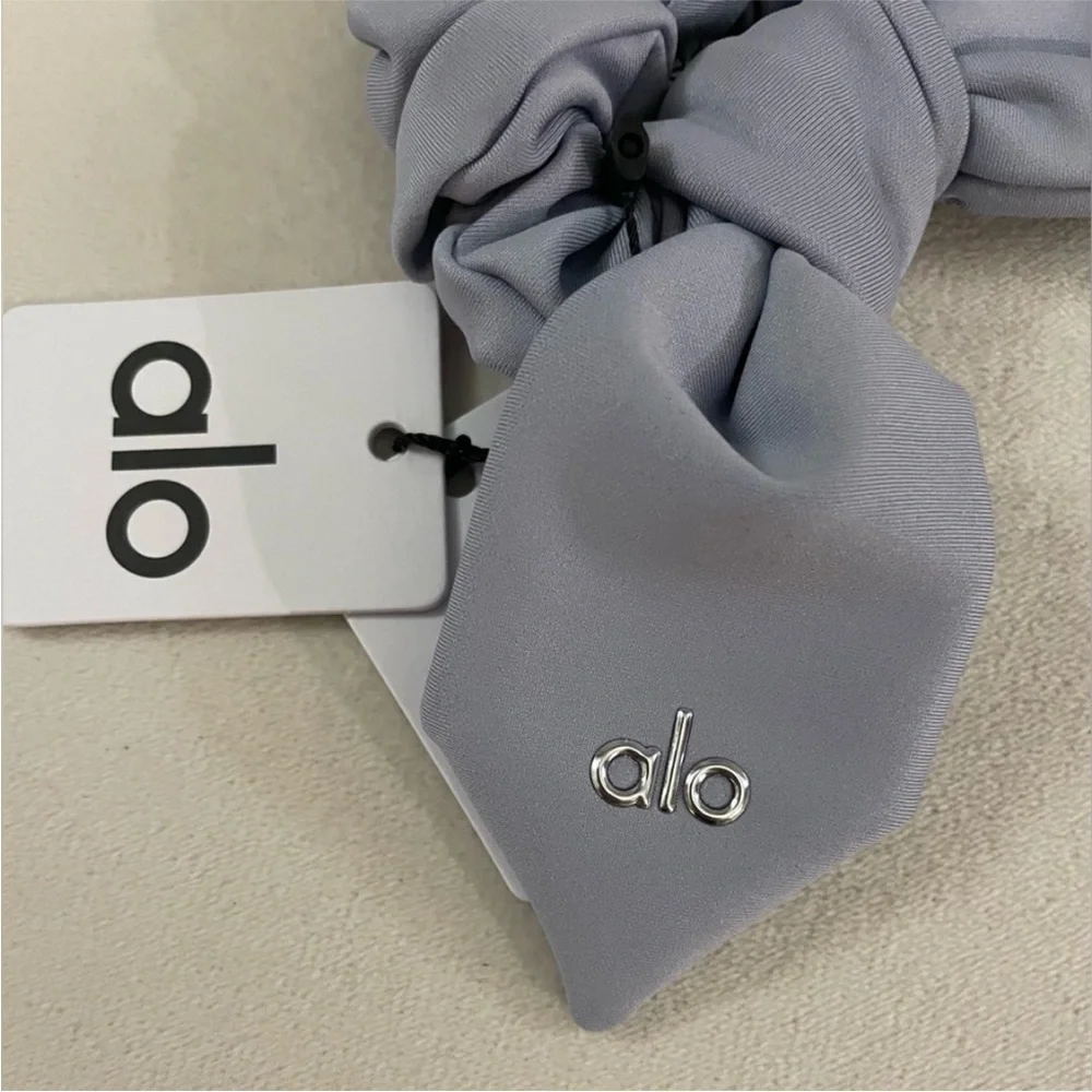 ALO Yoga chic winter