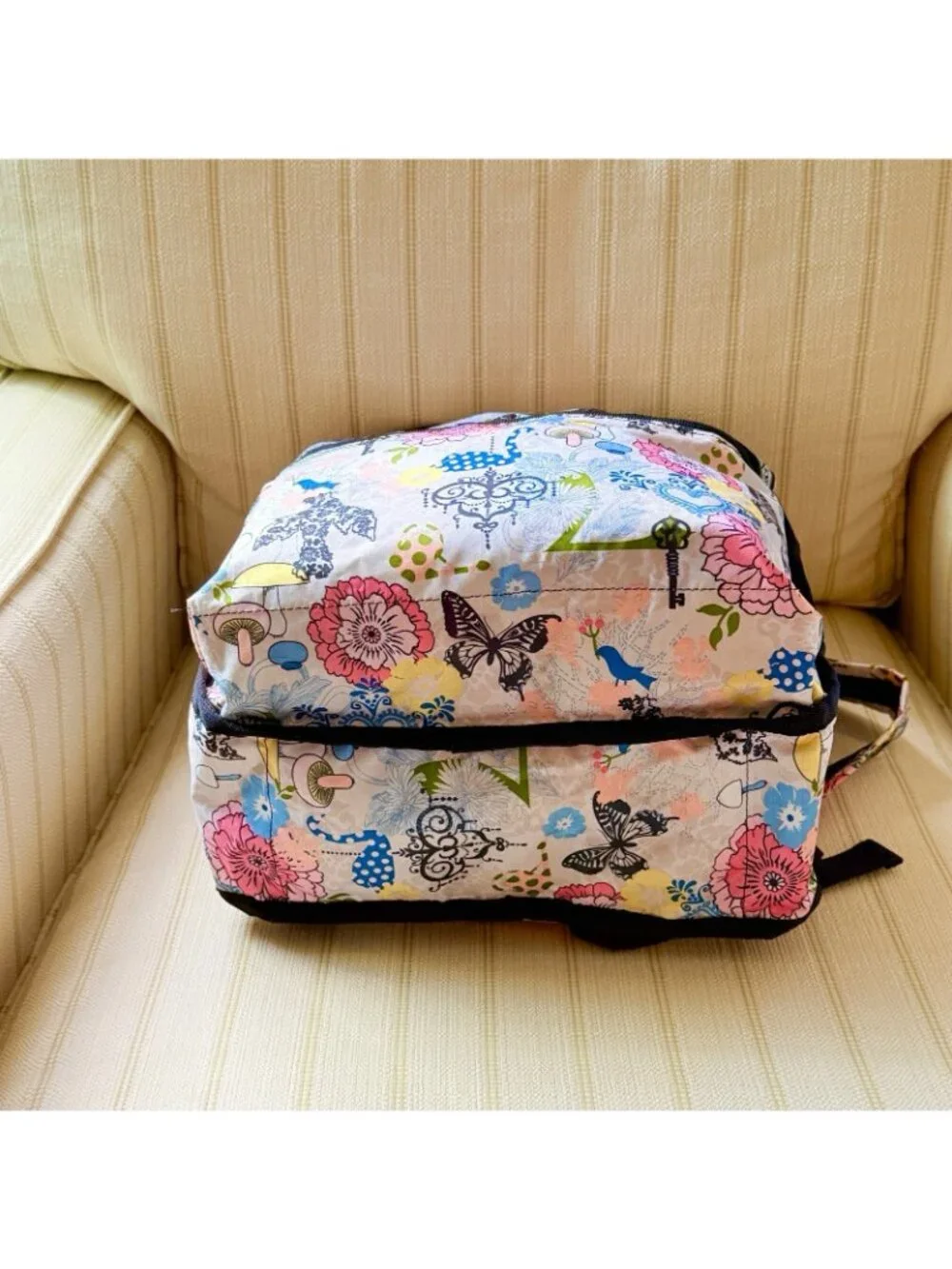 Lesportsac backpack zip