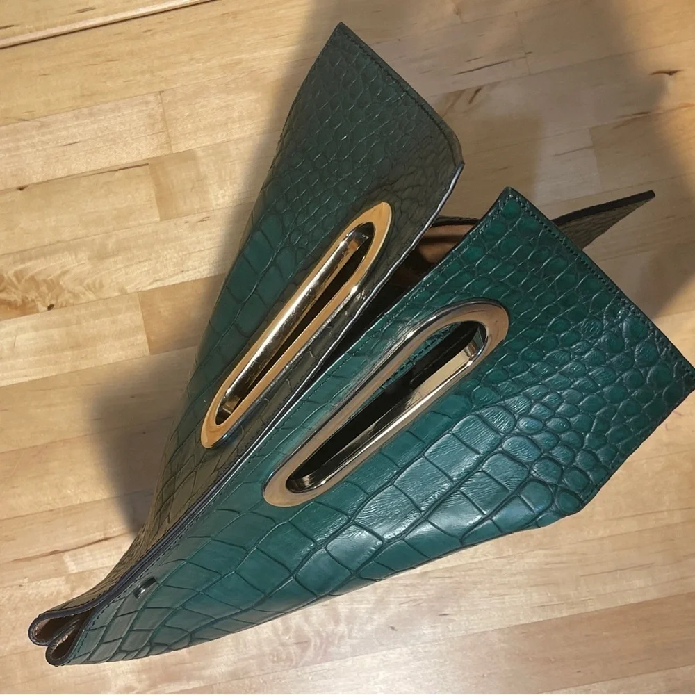 Khaore stunning statement