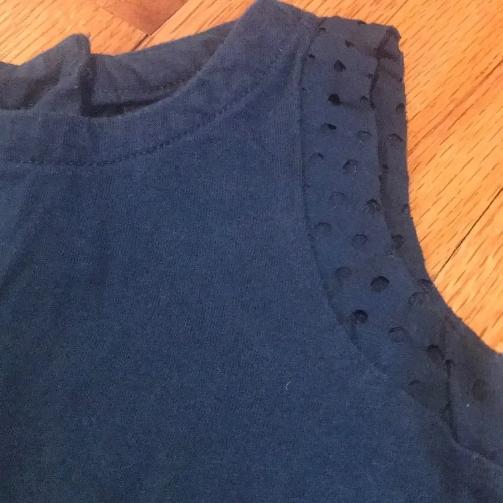 GAP navy eyelet
