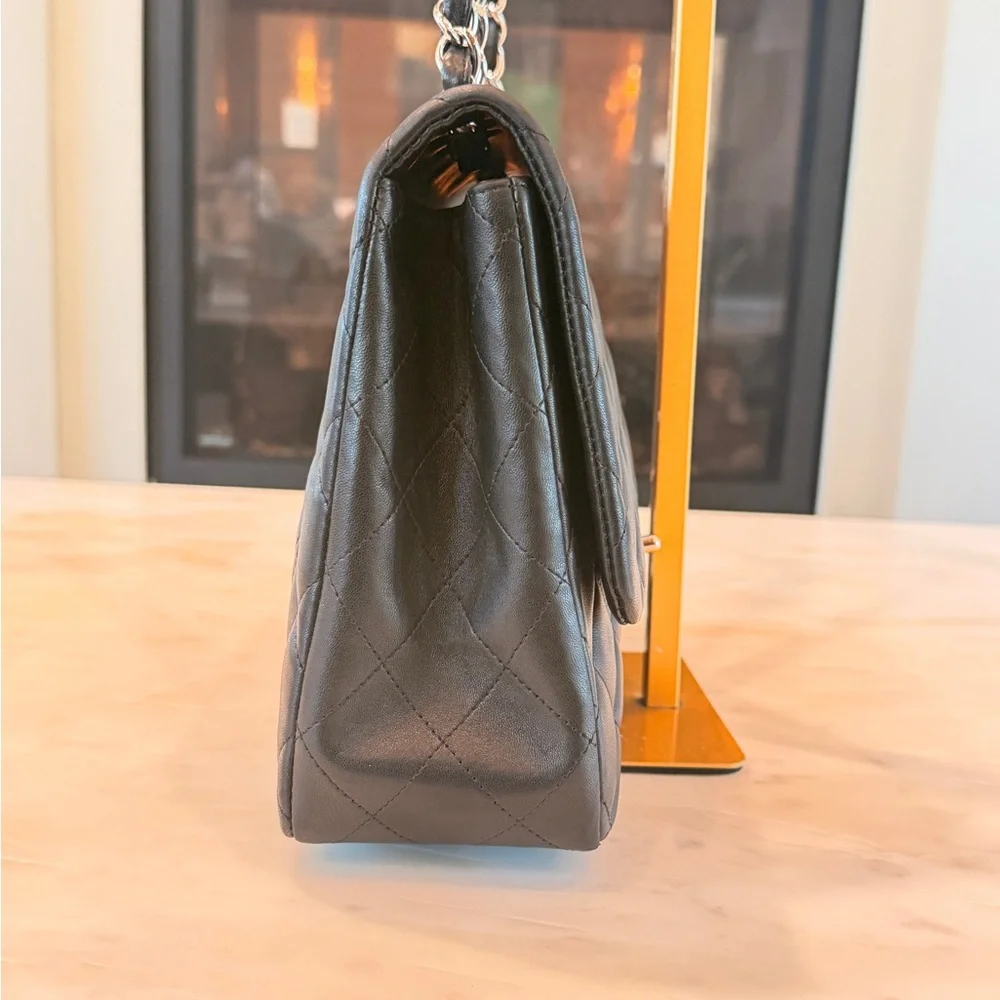 CHANEL classic flap
