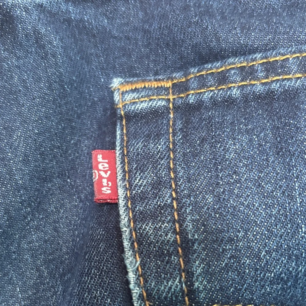 Levis straight leg