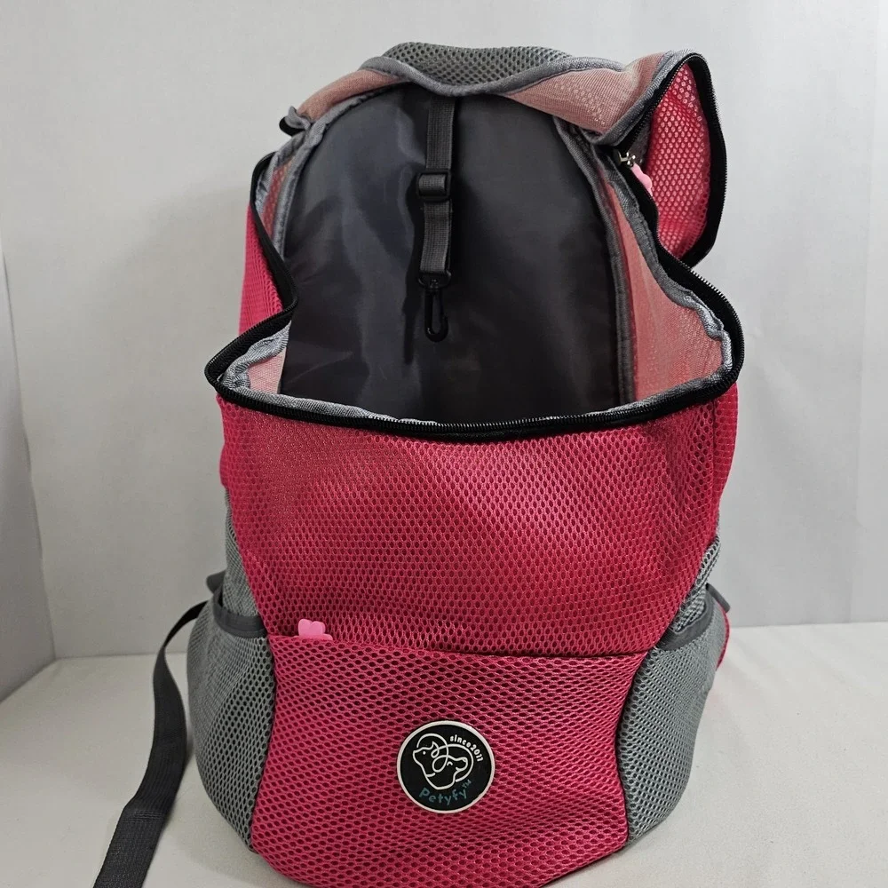 The Unbranded Brand rose red