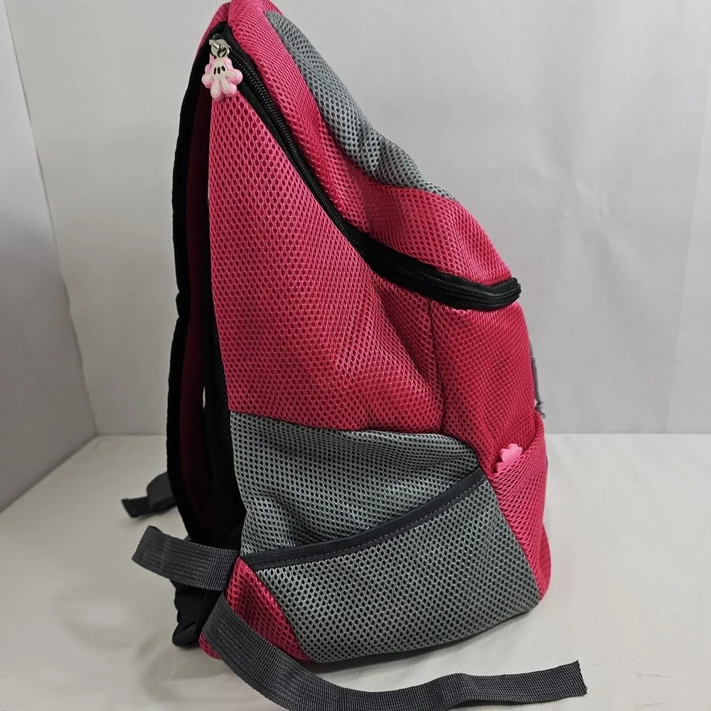 The Unbranded Brand rose red