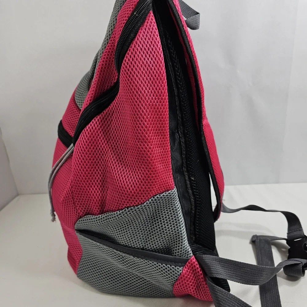 The Unbranded Brand rose red