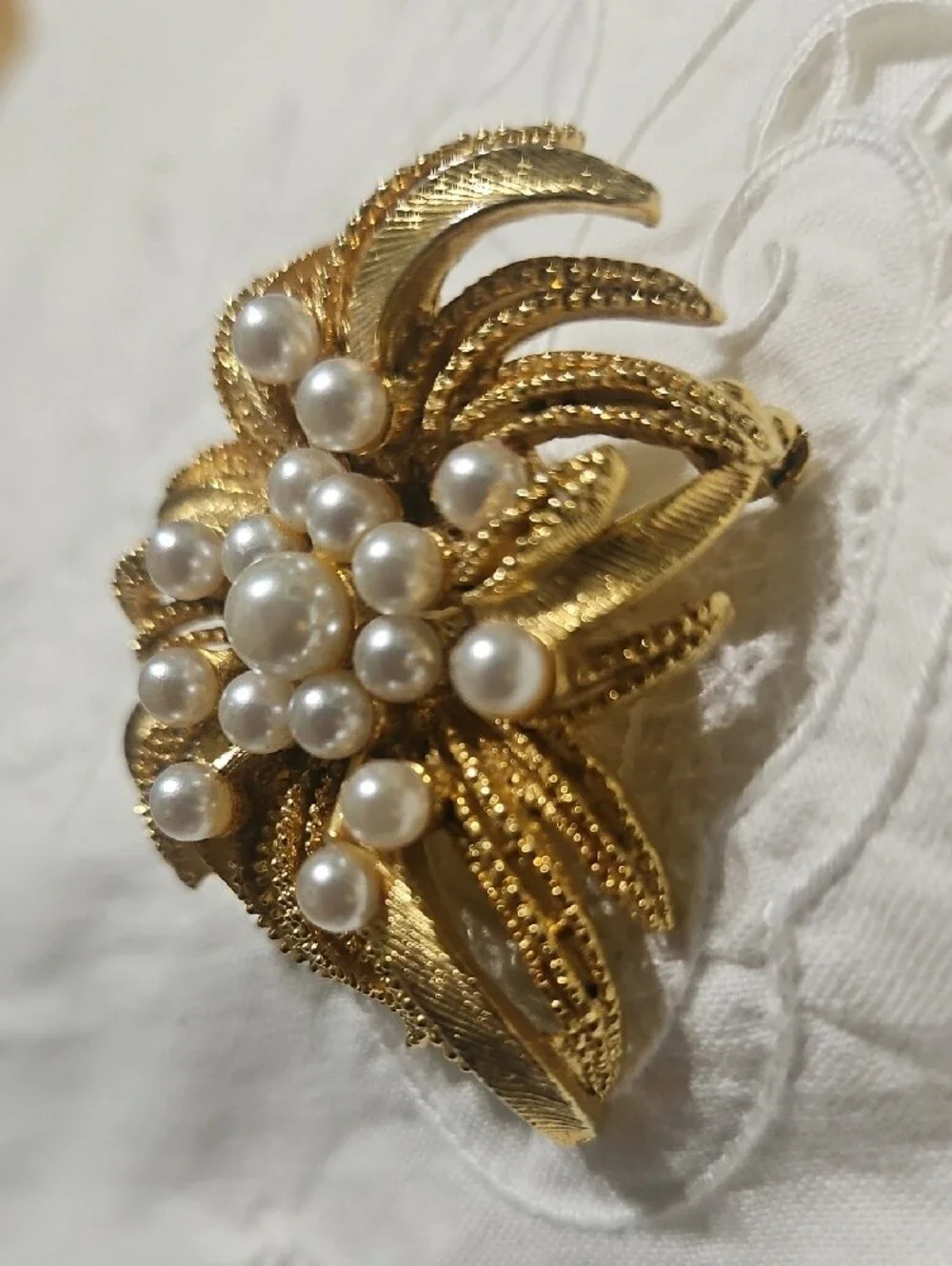 Lisner Jewelry striking gold
