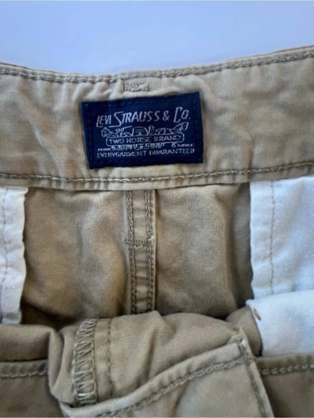 Levis classic khaki