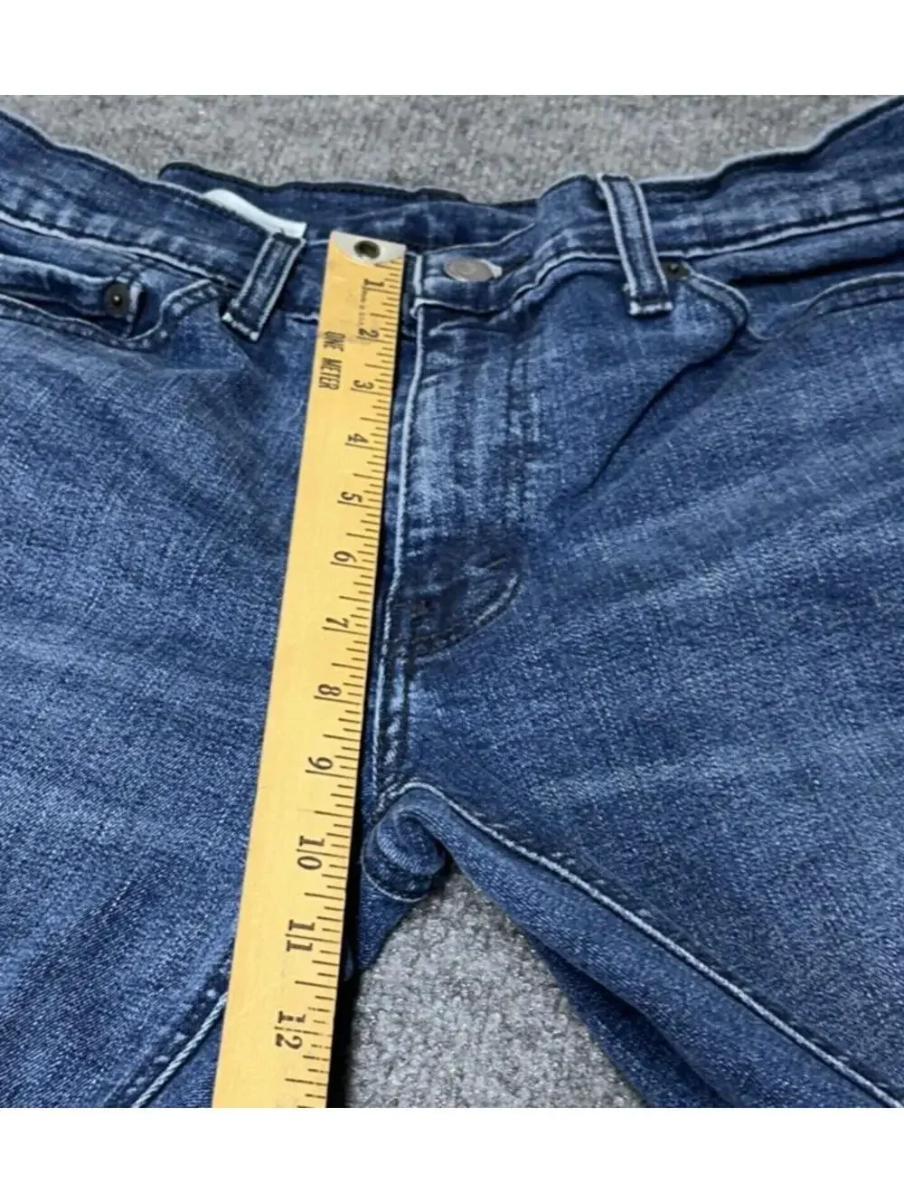 Levis used clothing