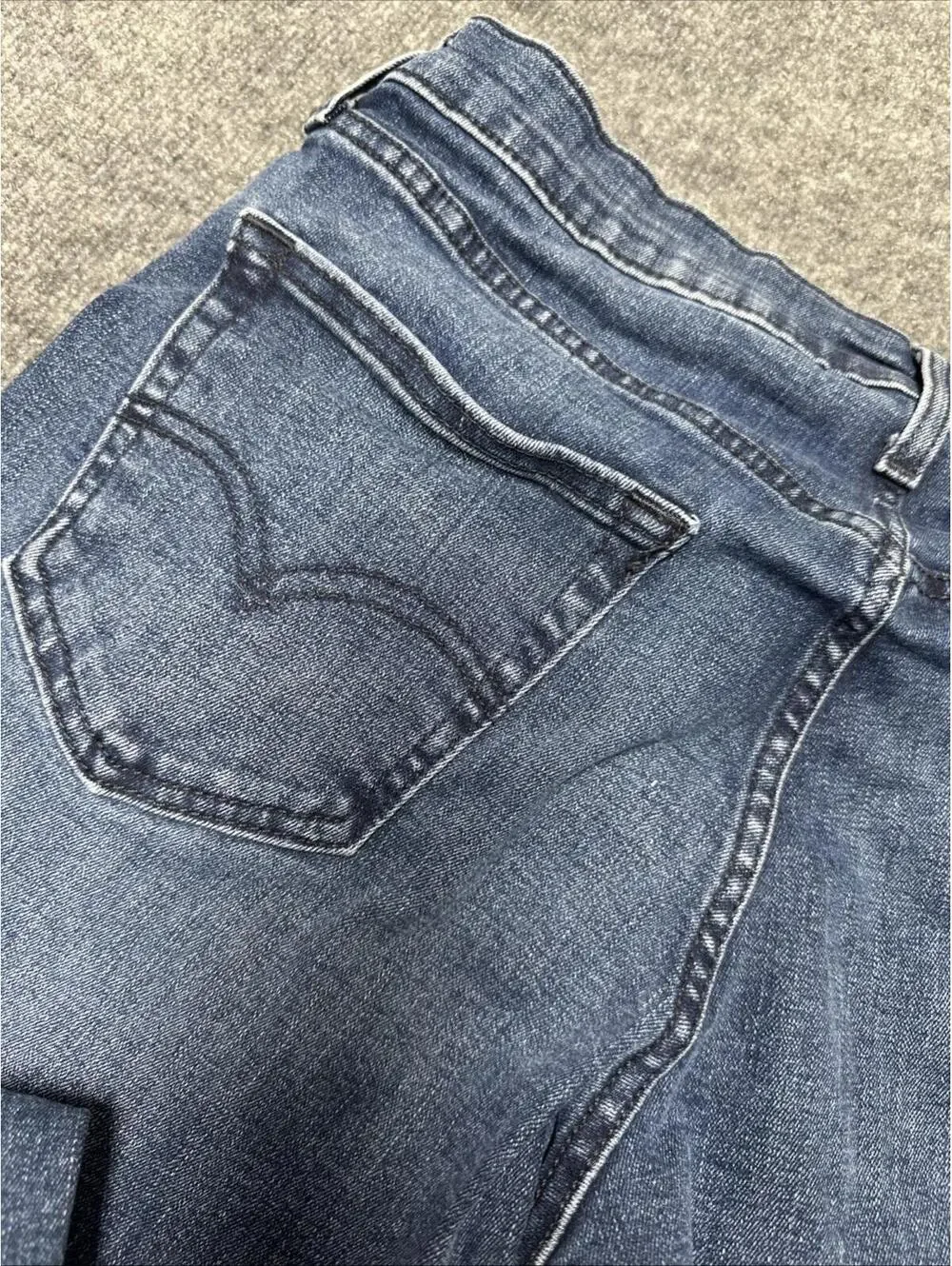 Levis used clothing