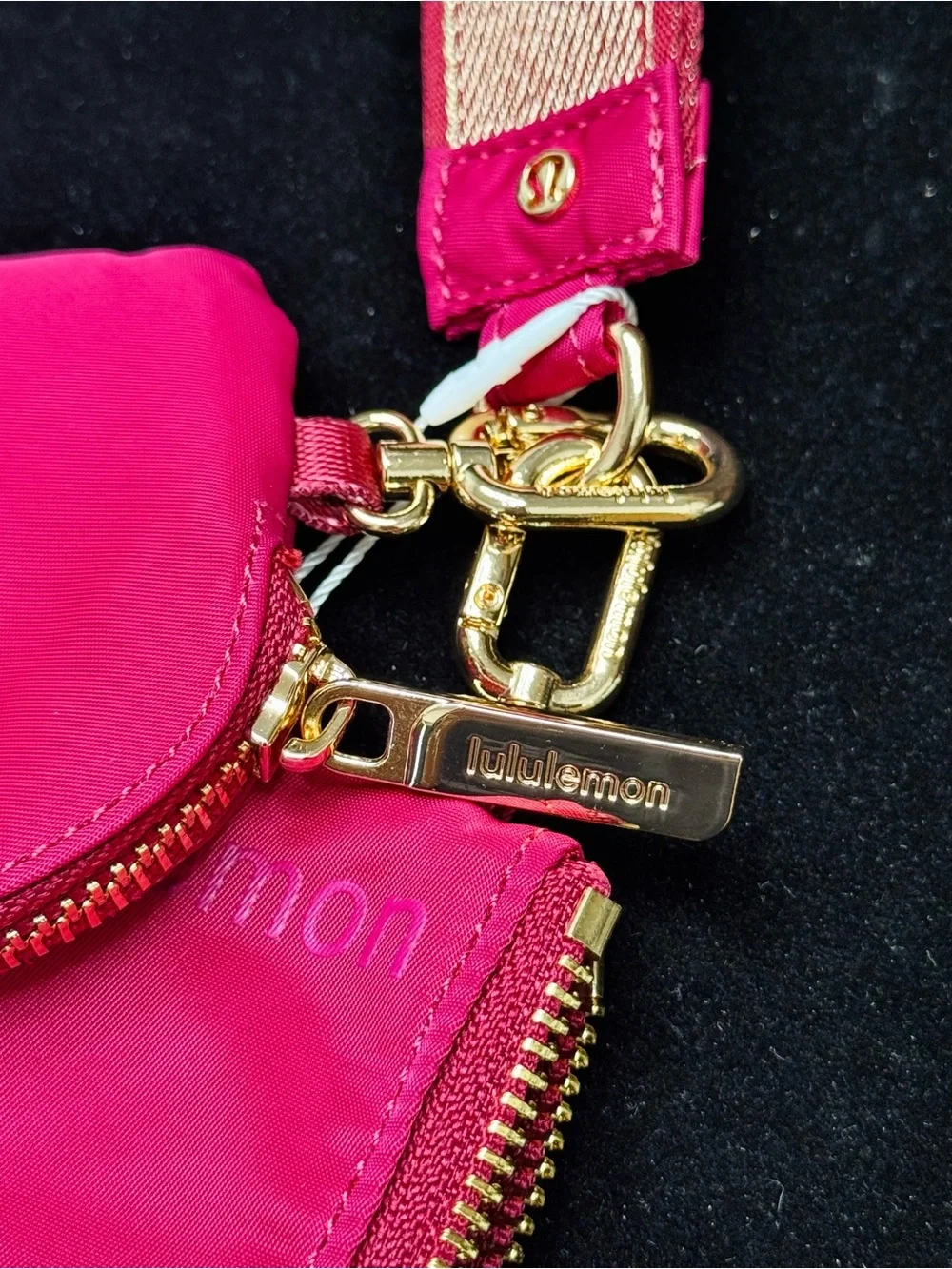 lululemon athletica compact wristlet