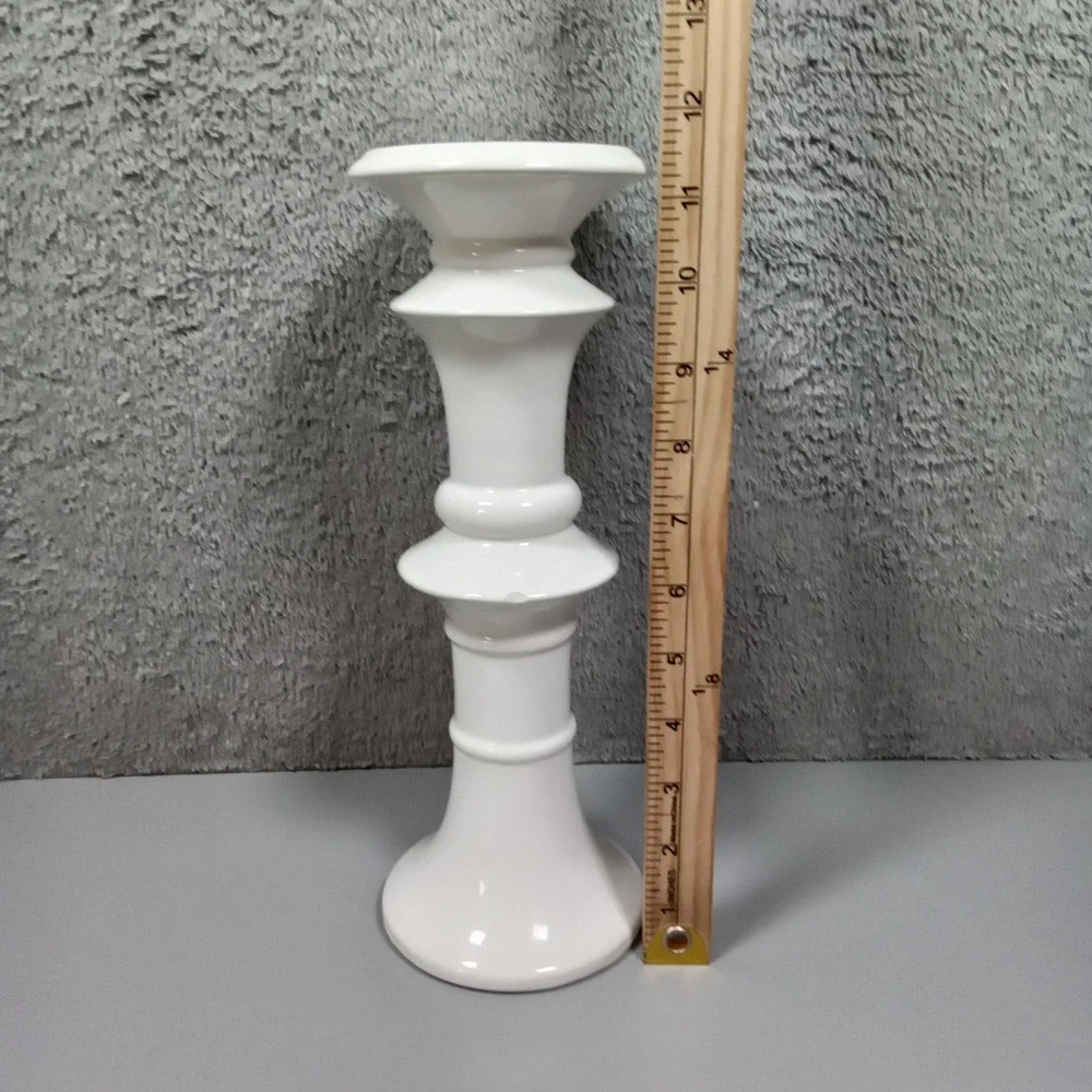 N/A white ceramic