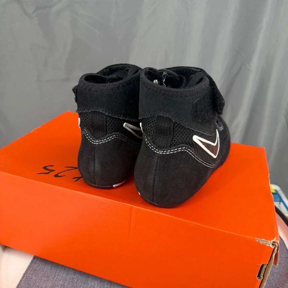 Nike Speedsweep VII GS Wrestling Shoes Kids Size 1Y‎ Black White 366684-001