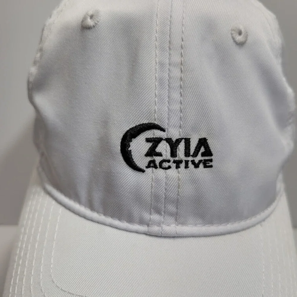 ZYIA active white