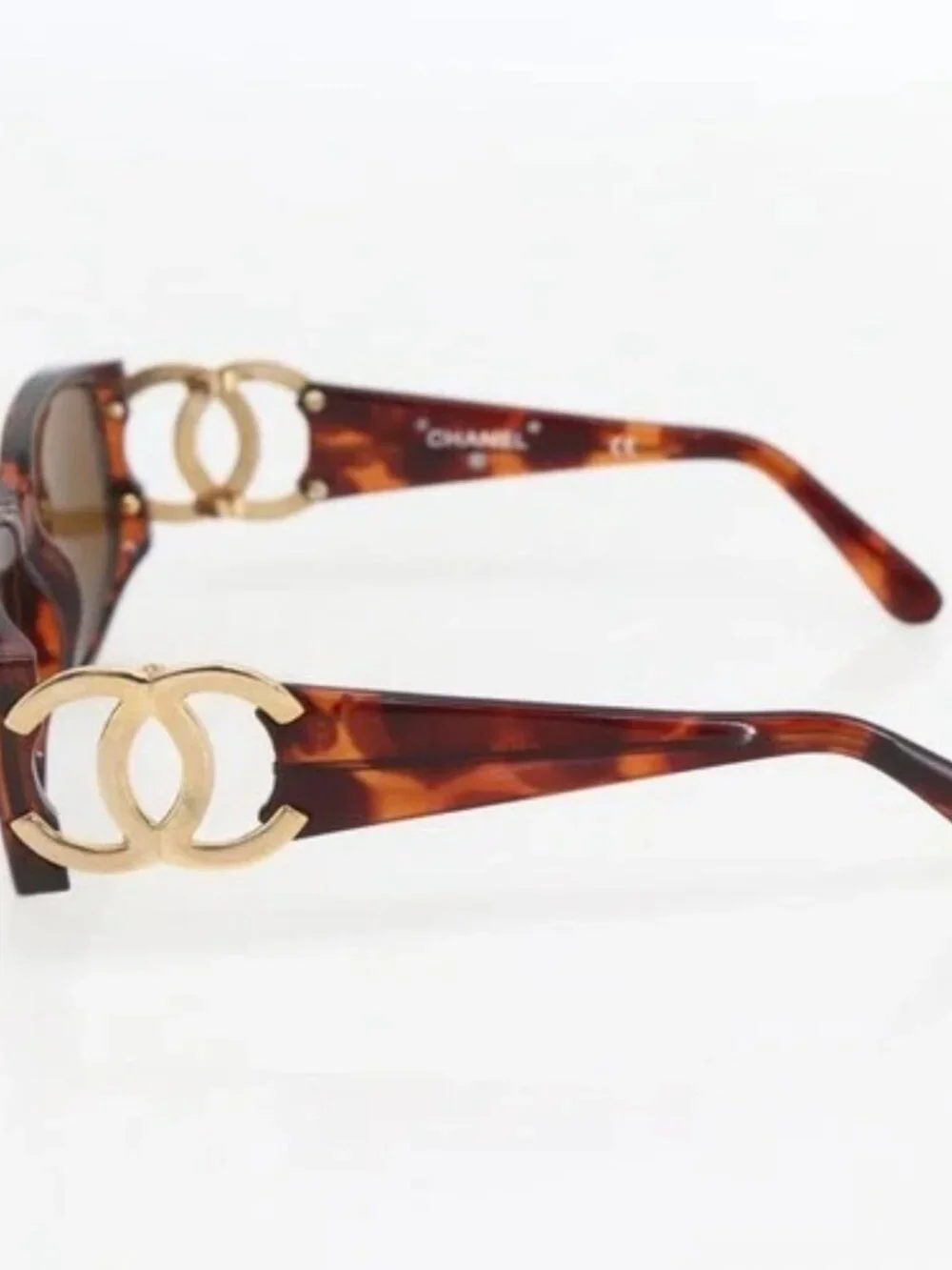 CHANEL brand	chanel color	brown