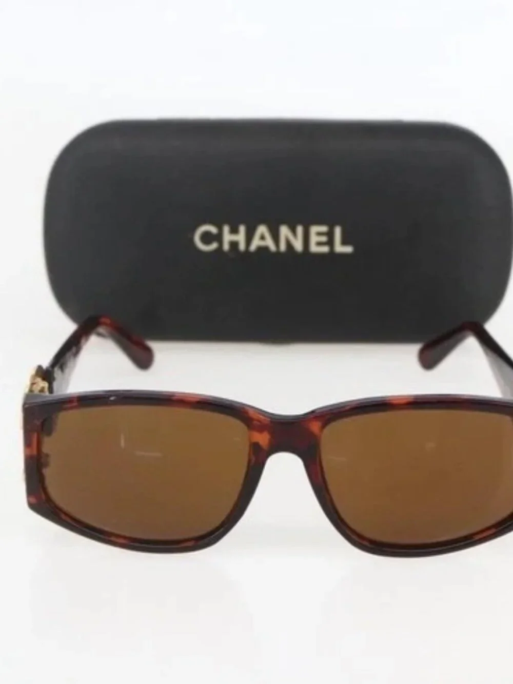 CHANEL brand	chanel color	brown