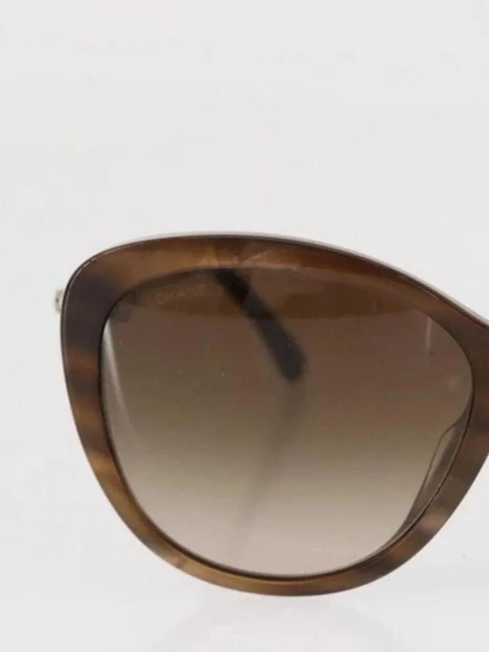 CHANEL brand	chanel color	brown