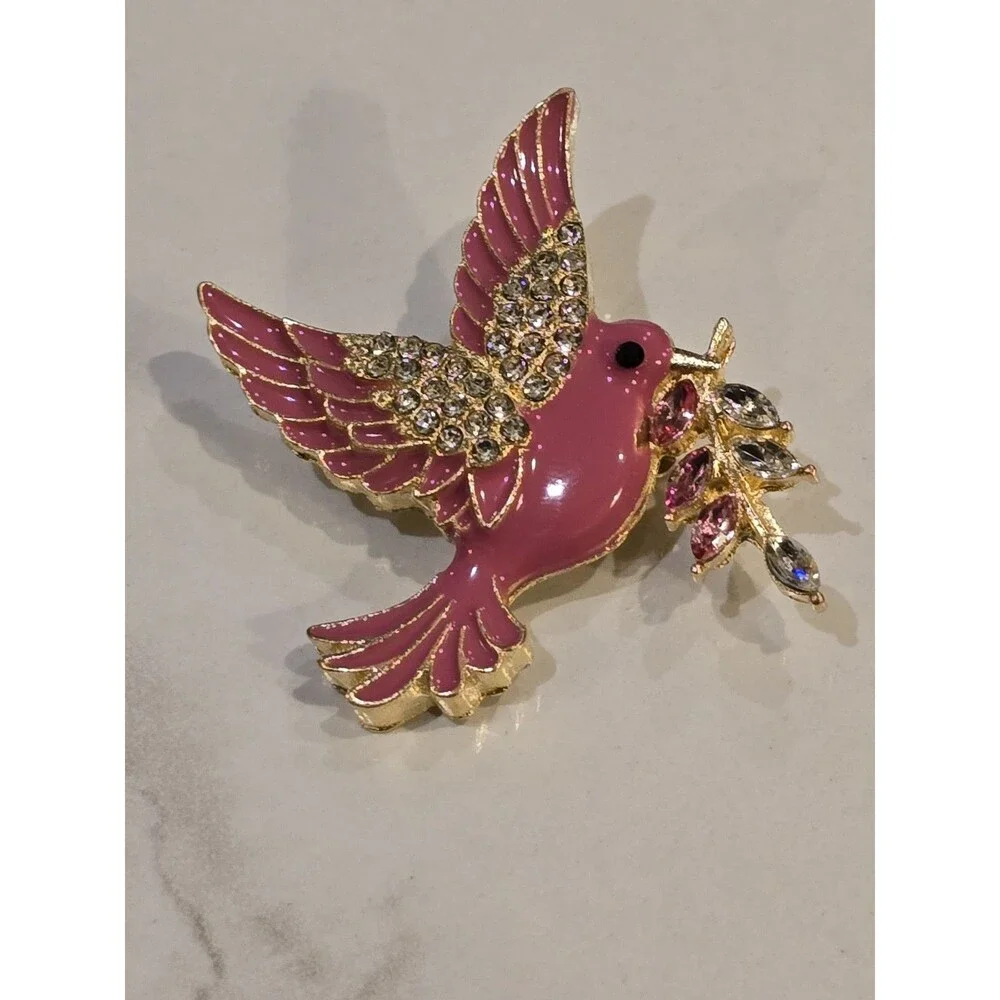 Unbranded pink enamel