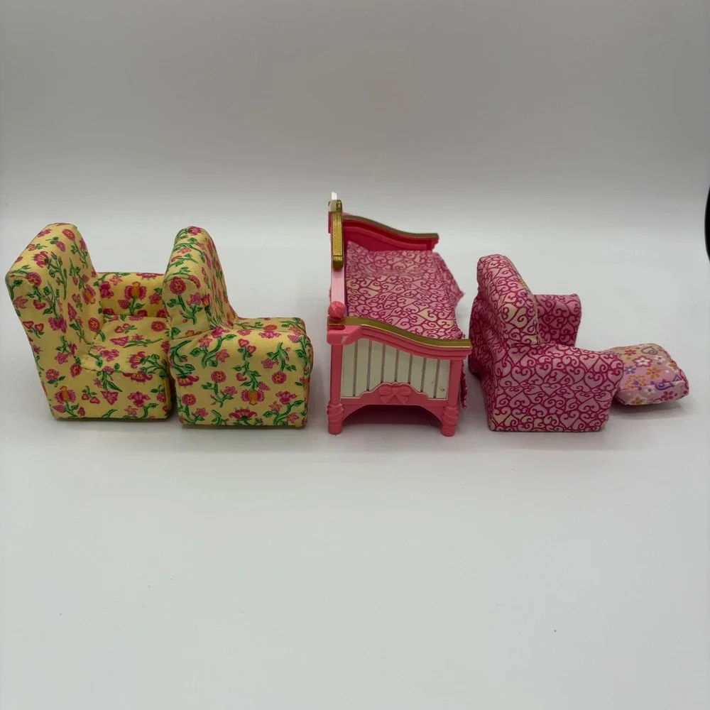 Fisher-Price pieces vibrant daybed