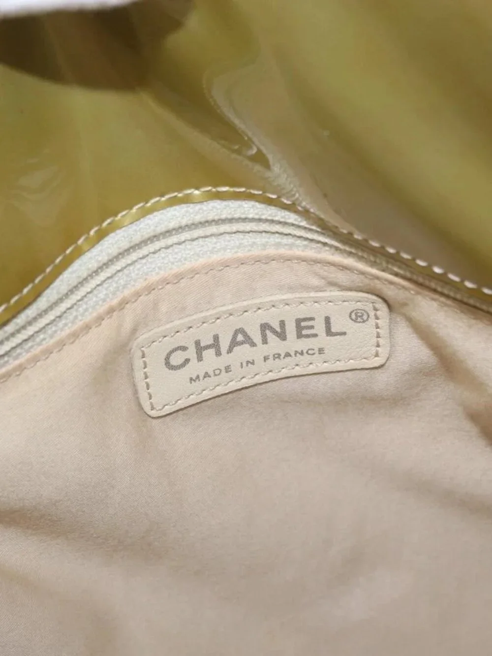 CHANEL brand	chanel color	gold