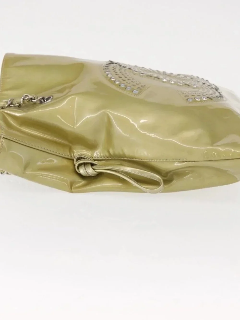 CHANEL brand	chanel color	gold