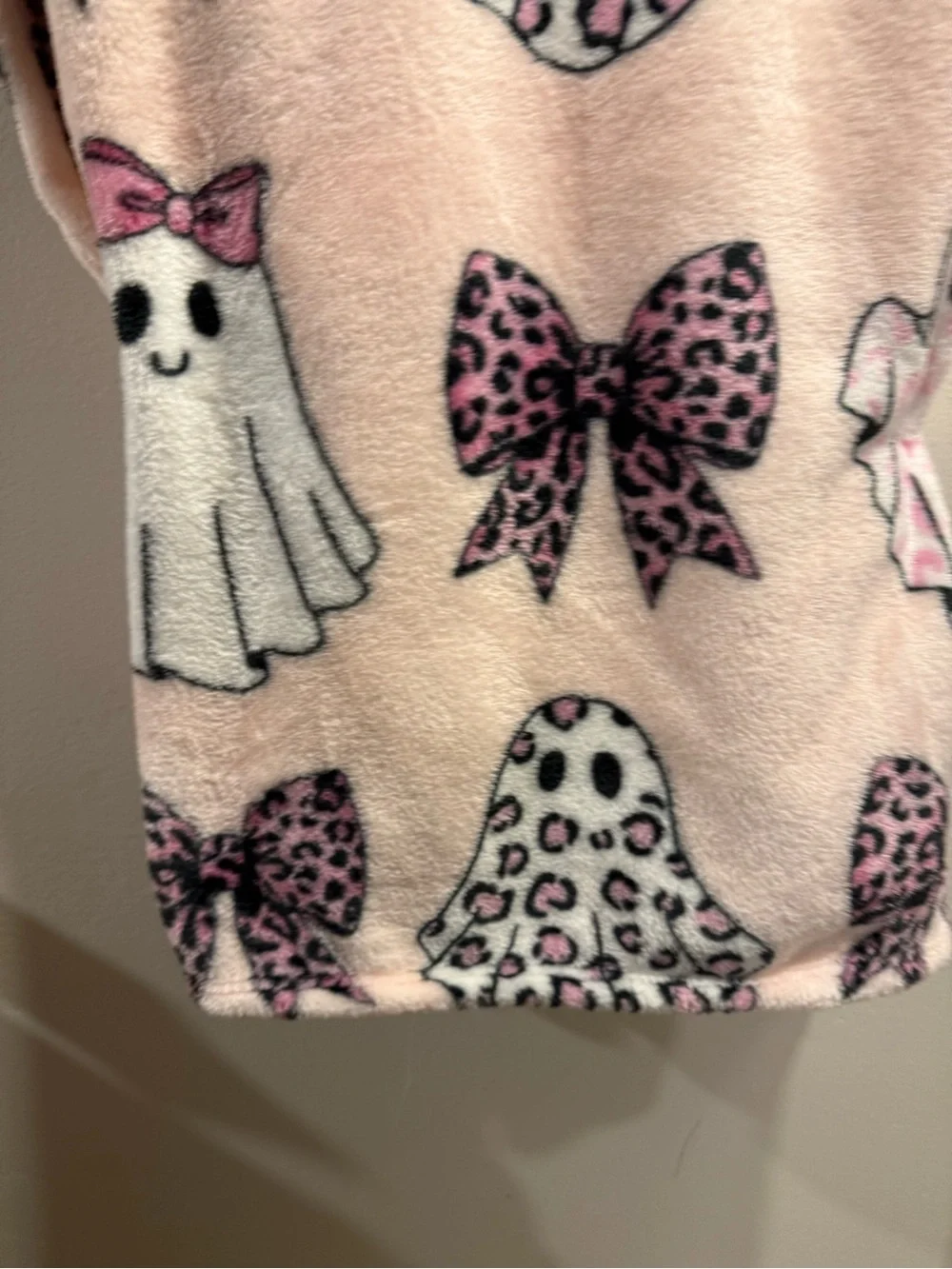 N/A bows blanket 60in