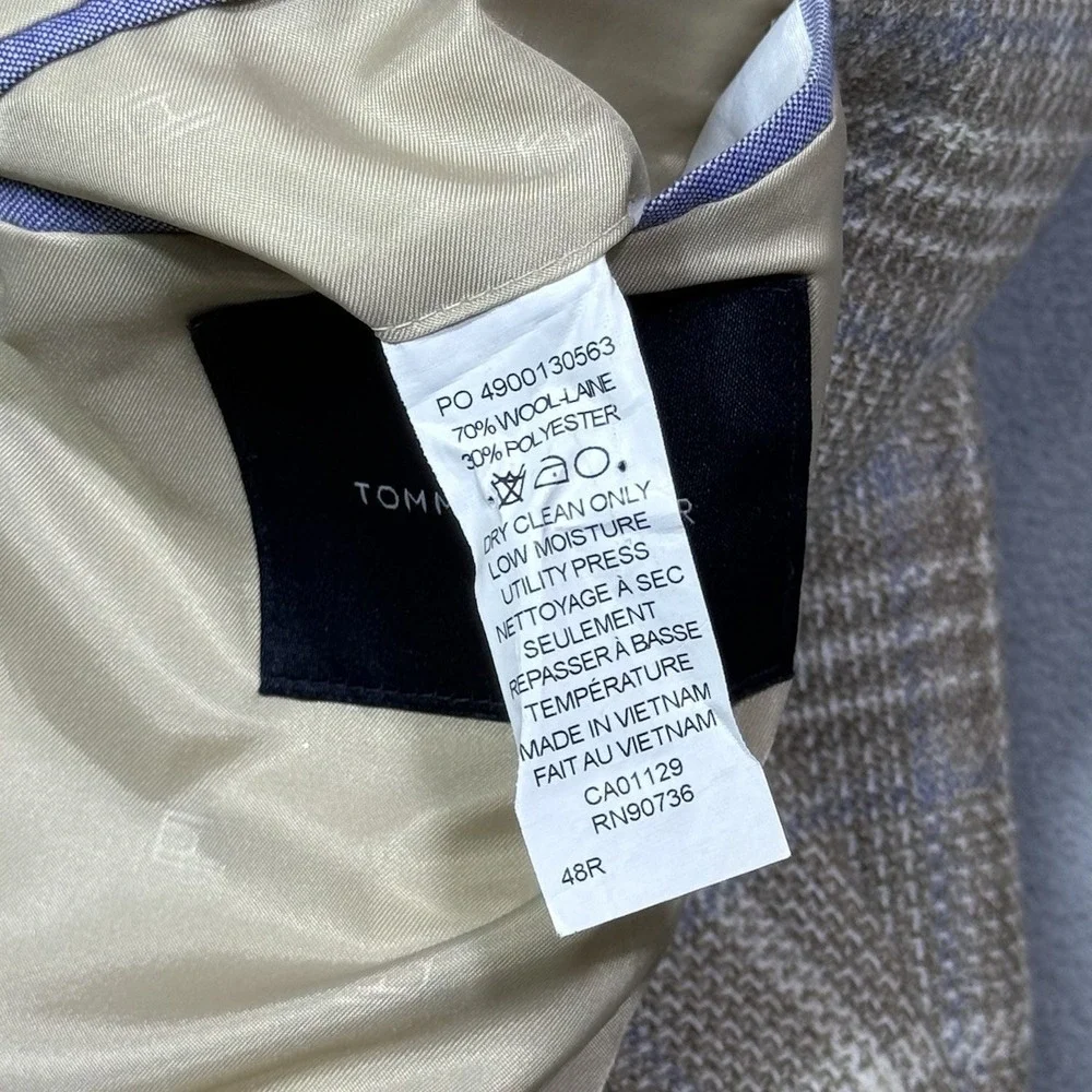 Tommy Hilfiger beige stylish 48r