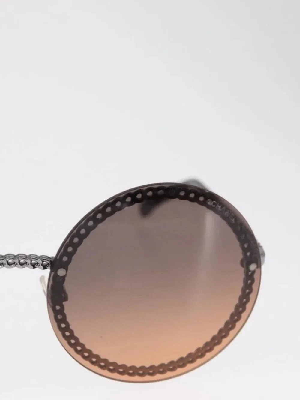CHANEL excellent brand	chanel offensive