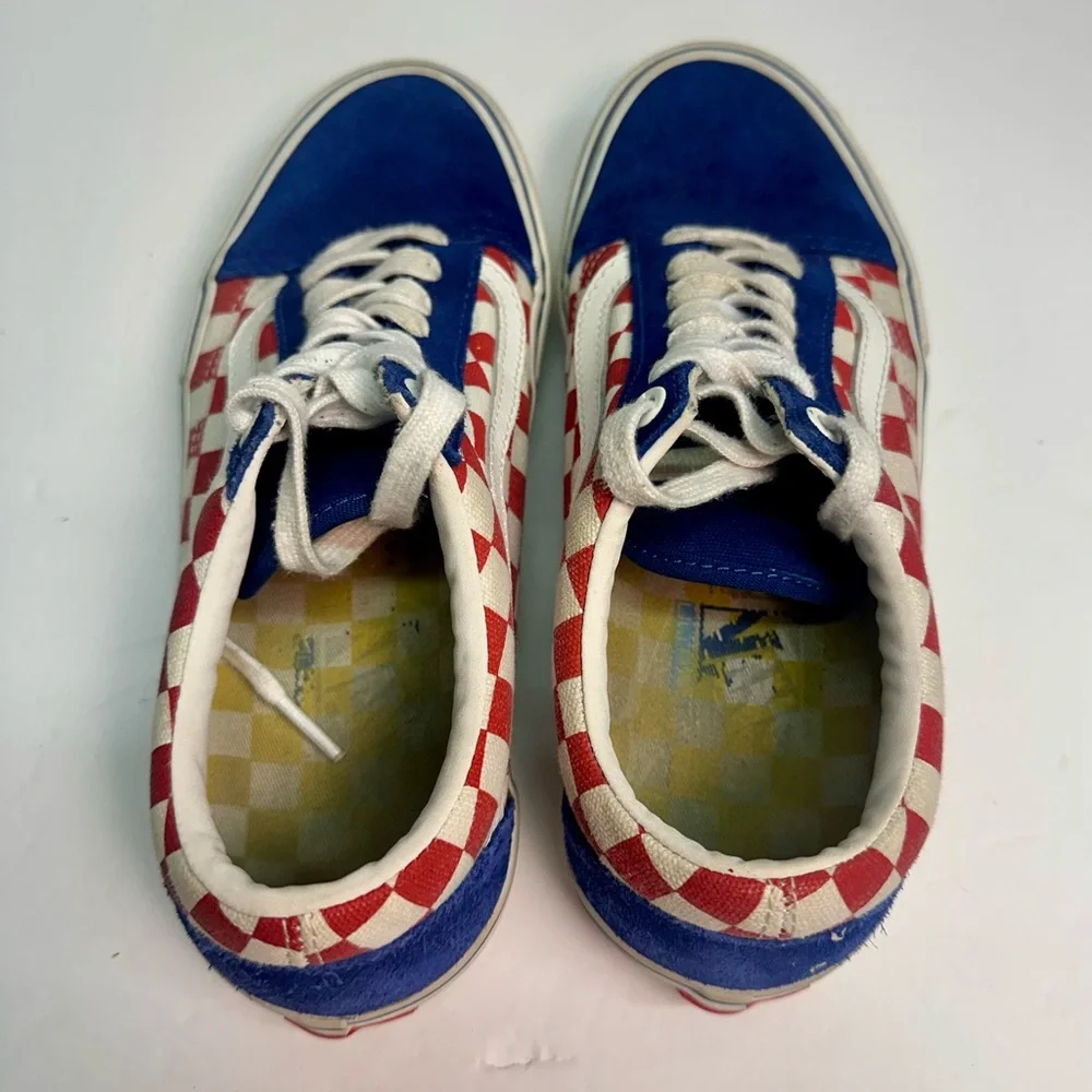 Vans questions leave