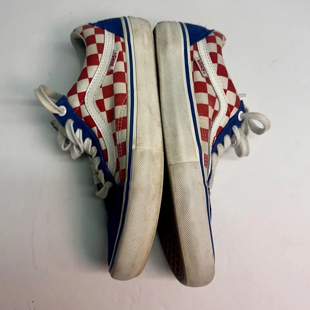 Vans questions leave