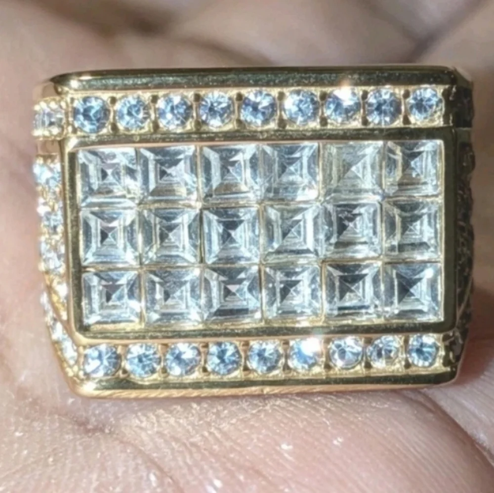 boutique elegant gold