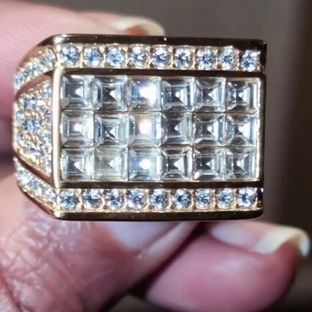 boutique elegant gold