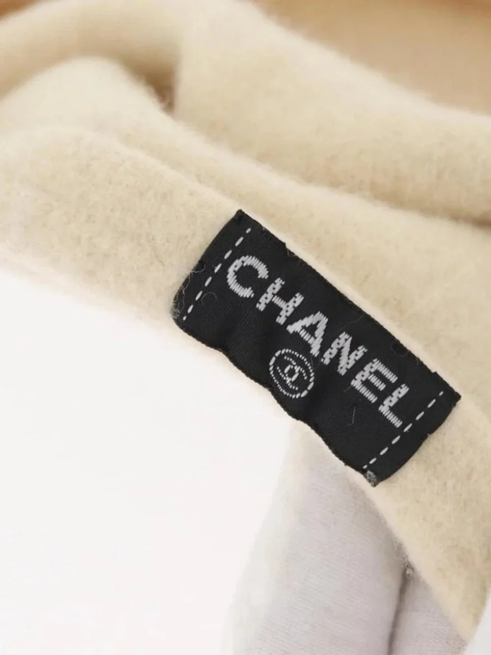 CHANEL brand	chanel color	ivory