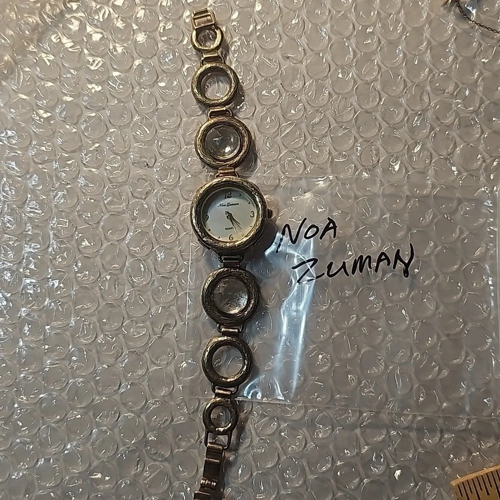 Women's Vintage Noa Zuman Wrist Watch ⌚️