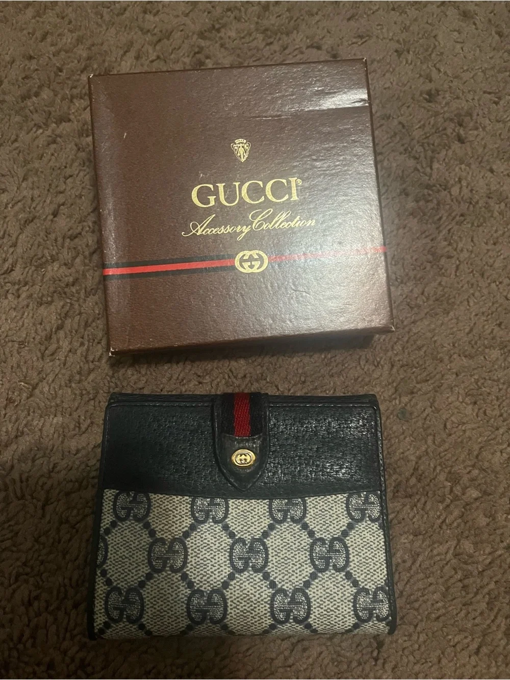 Gucci Black Leather Bi-Fold Wallet with Signature Web Detail