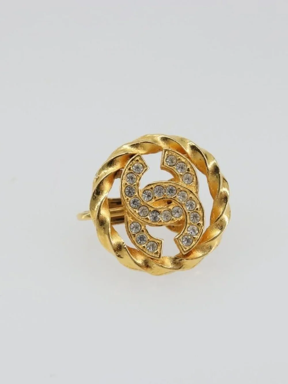CHANEL brand	chanel color	gold