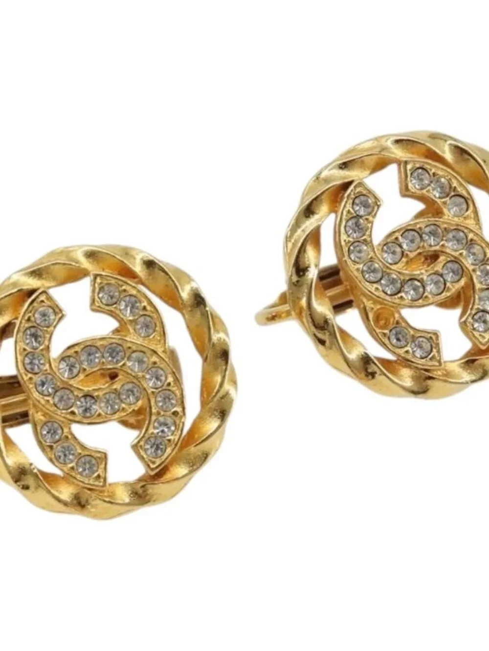 CHANEL brand	chanel color	gold