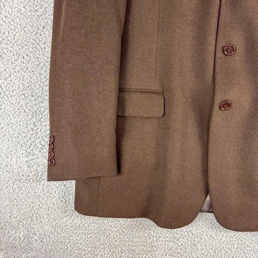 Tommy Hilfiger cuffs collar