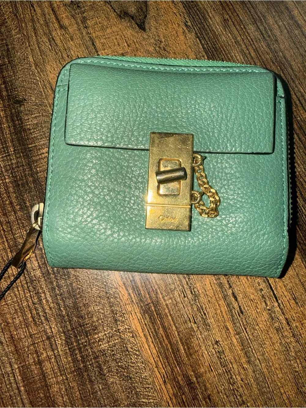 Chloe features dual