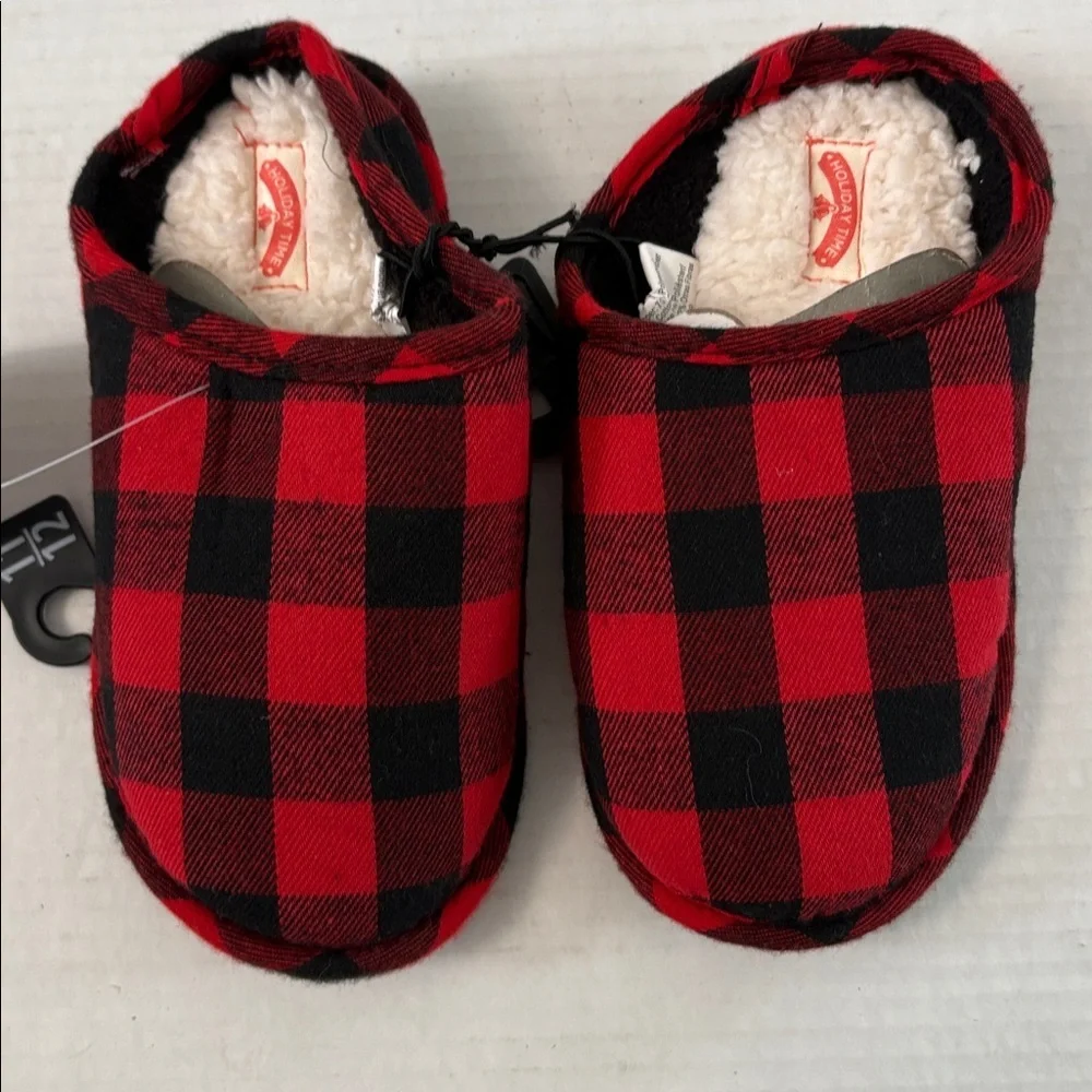 NWT Holiday Time Plaid Red Black Slippers Toddler 11-12