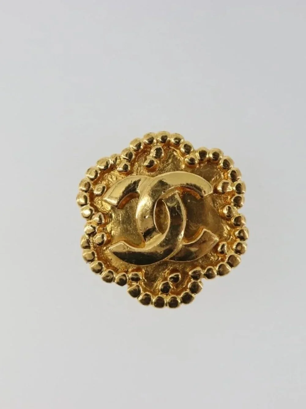 CHANEL brand	chanel color	gold