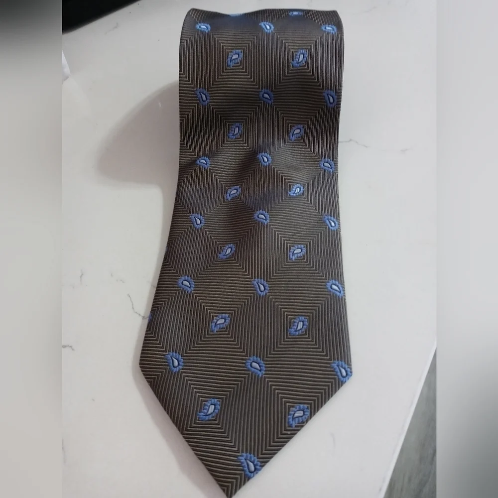 Alexander Julian 100% Silk Classic Handmade Men's Necktie 58