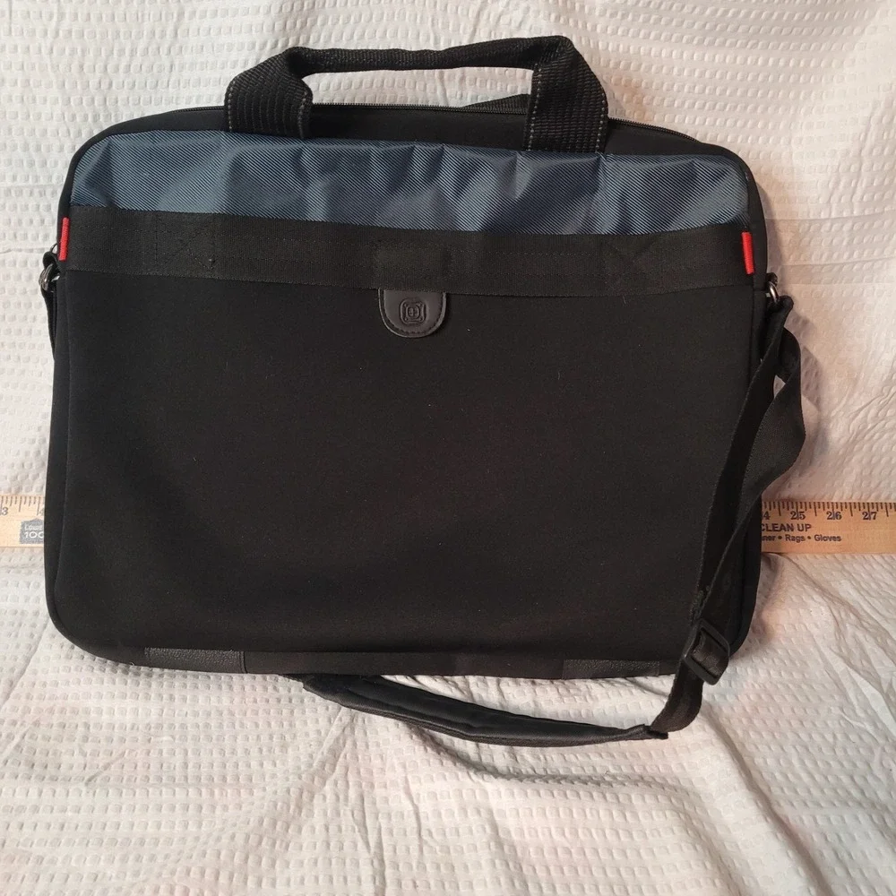 SwissGear features carrying
