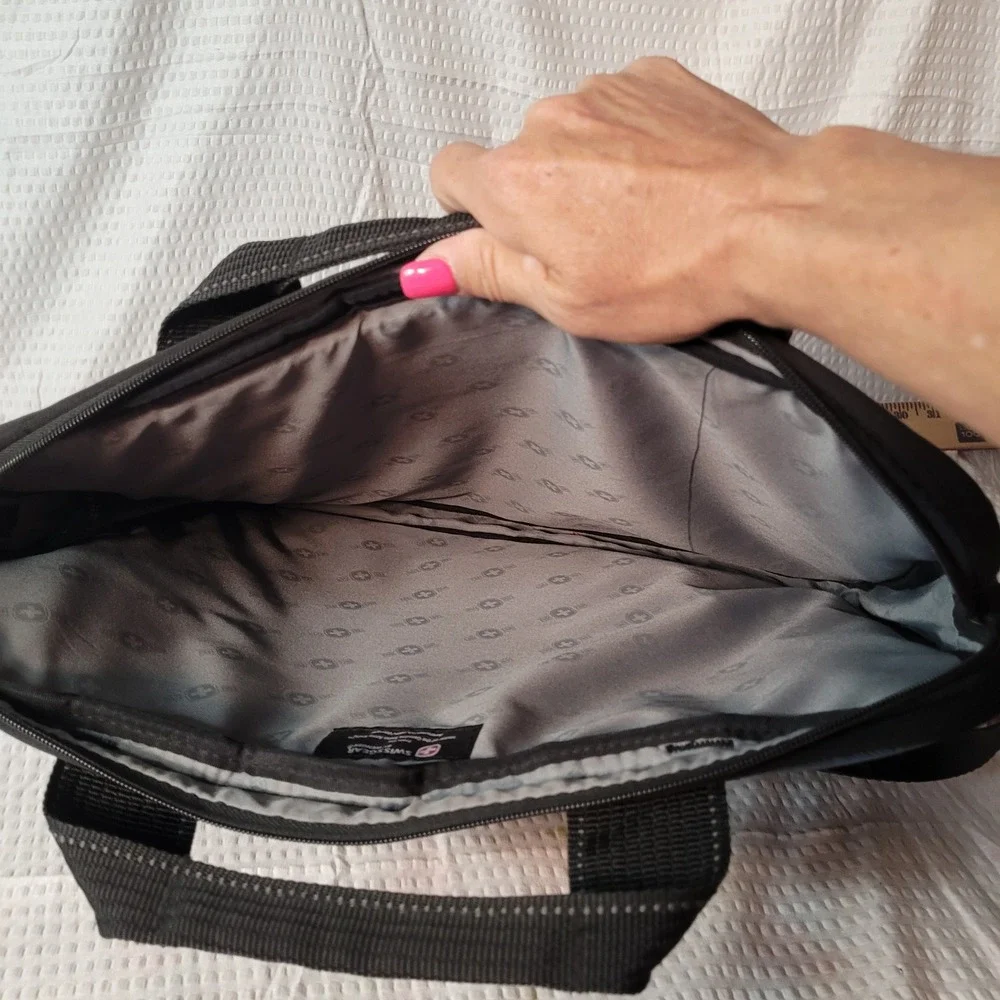 SwissGear companion 12 provide