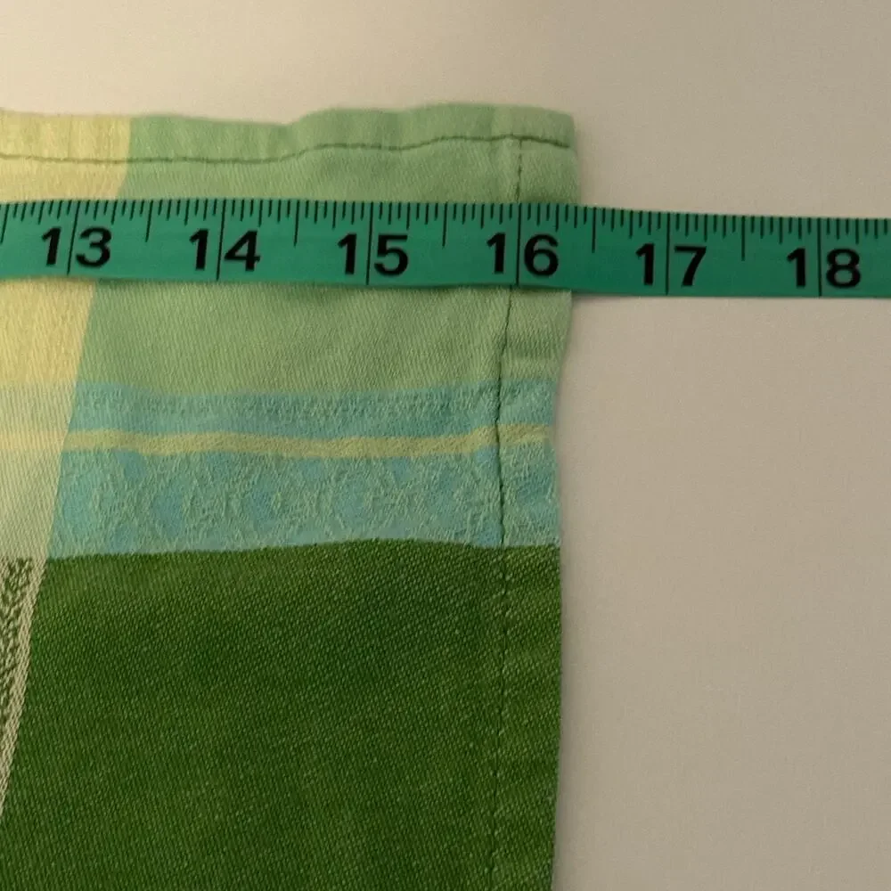 N/A lovely green