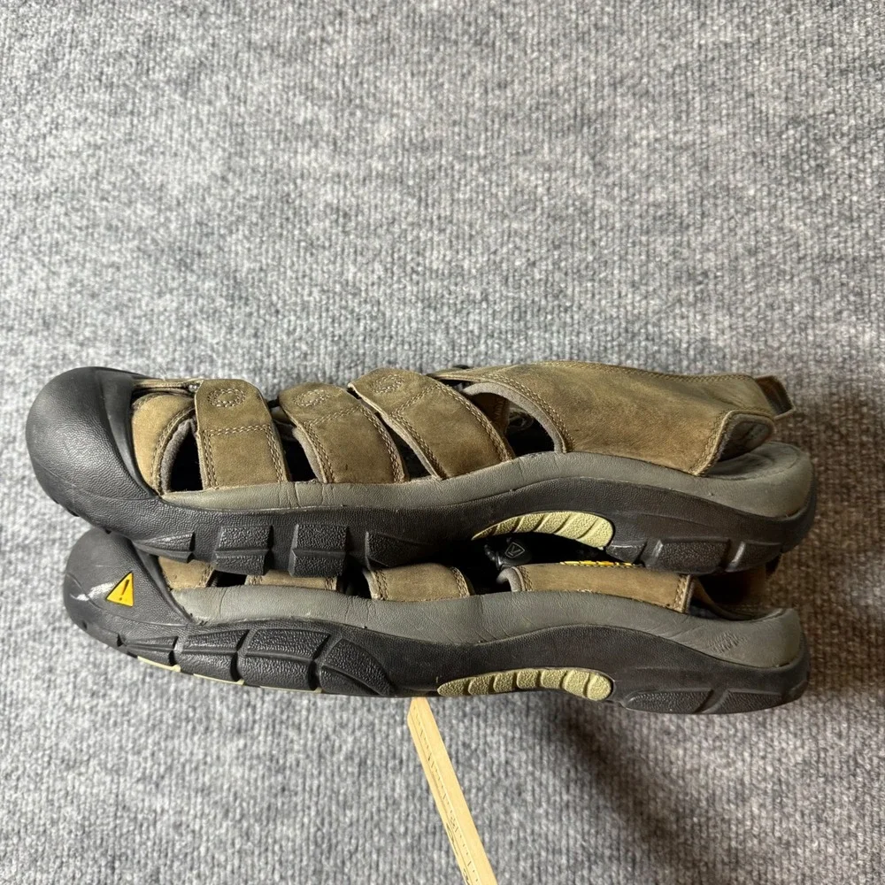 Keen embrace rugged