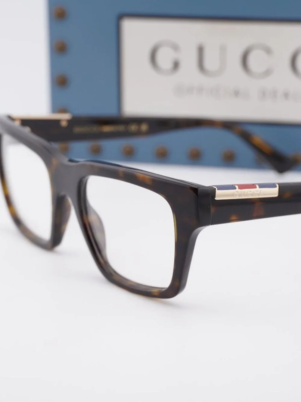 Gucci model gg1889o