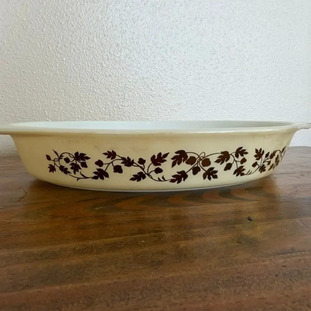 Pyrex vintage golden
