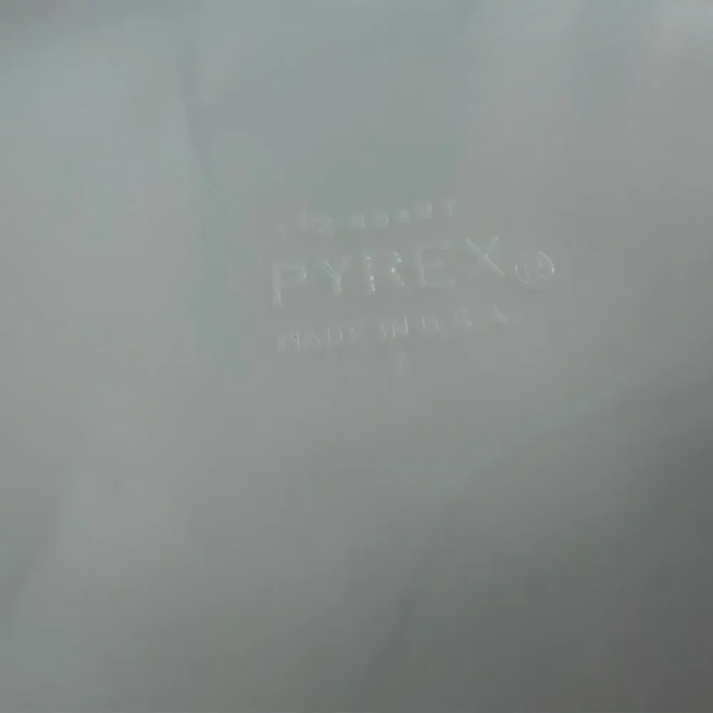 Pyrex vintage golden