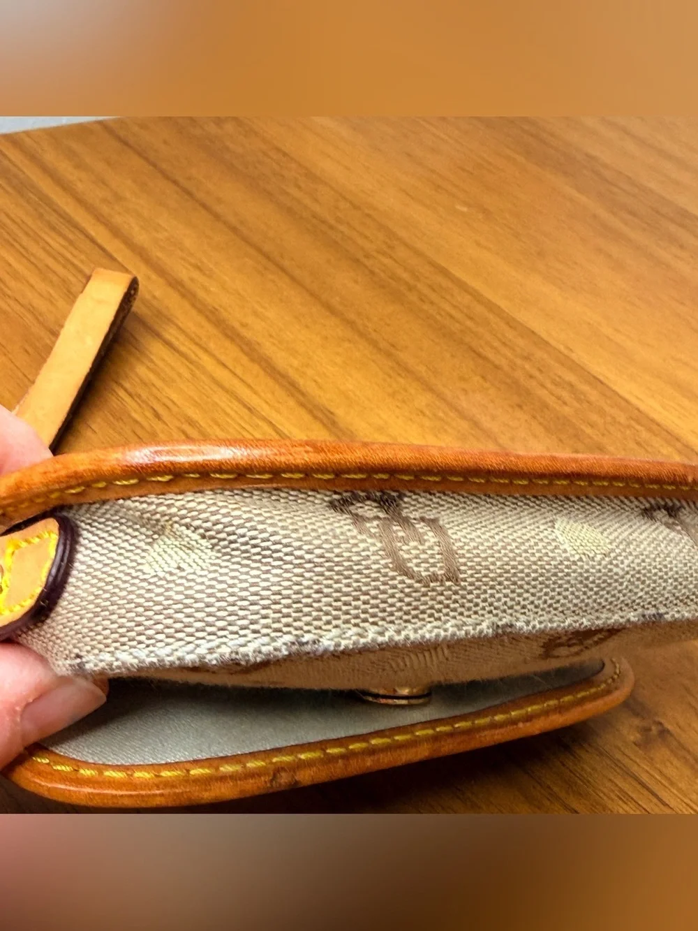 Dooney & Bourke authentic dooney