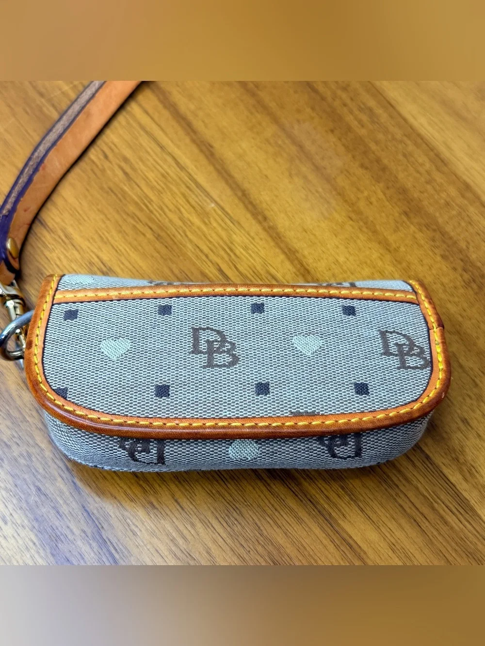 Dooney & Bourke authentic dooney